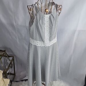 London Times Size 12 Seersucker & Lace Dress